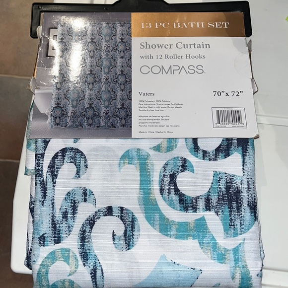 Compass bath set Shower Curtain 12 hooks 70” x 72” brand new Washable material - Picture 4 of 5